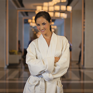 Improve Guest Experience in Hotels with Luxury Bathrobes